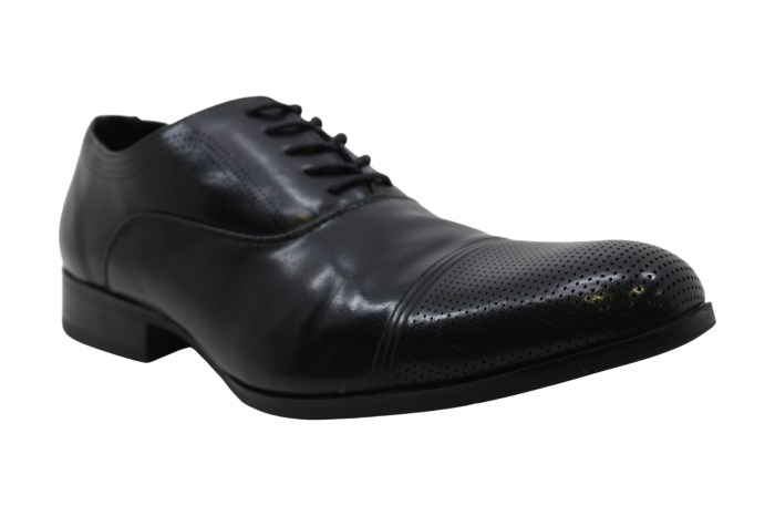 Unlisted men's dress shoes