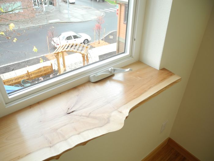 How to decorate a big window sill